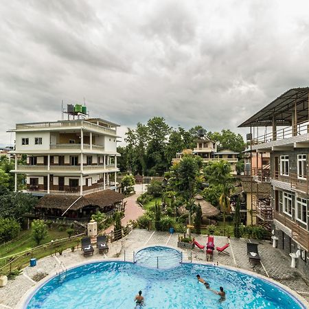 Hotel Riverside With Swimming Pool Sauraha Εξωτερικό φωτογραφία