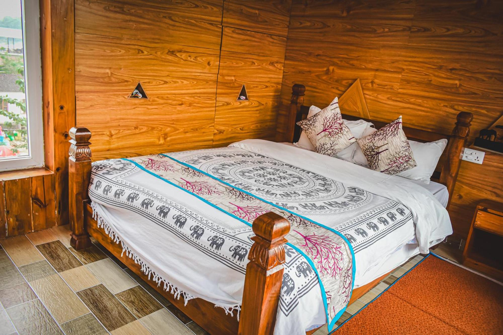 Hotel Riverside With Swimming Pool Sauraha Εξωτερικό φωτογραφία