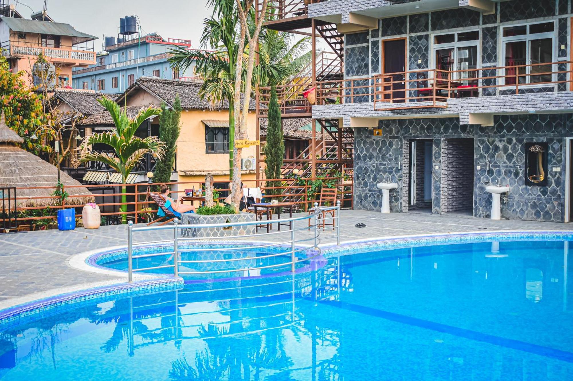 Hotel Riverside With Swimming Pool Sauraha Εξωτερικό φωτογραφία