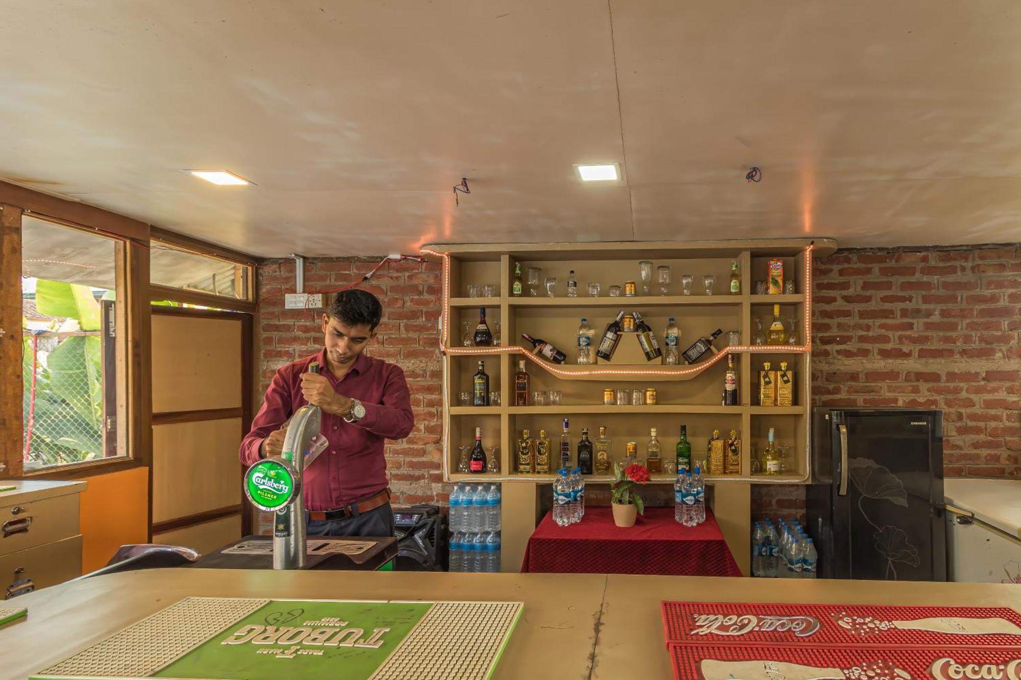Hotel Riverside With Swimming Pool Sauraha Εξωτερικό φωτογραφία