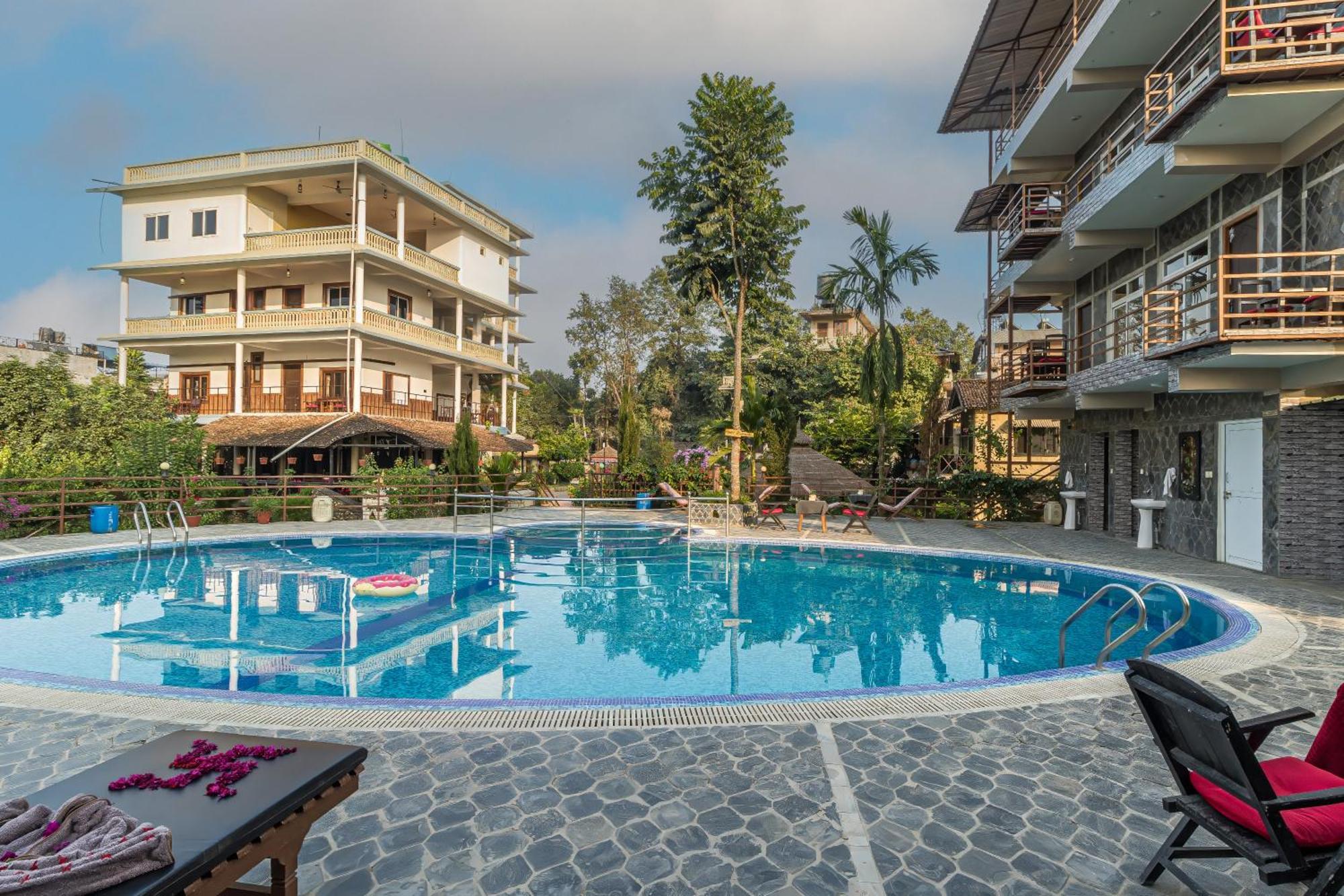 Hotel Riverside With Swimming Pool Sauraha Εξωτερικό φωτογραφία
